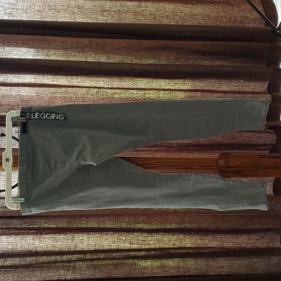 JOE'S WOMEN'S RIPPED THE JEAN LEGGING PANT SIZE L2 - Picture 5 of 15